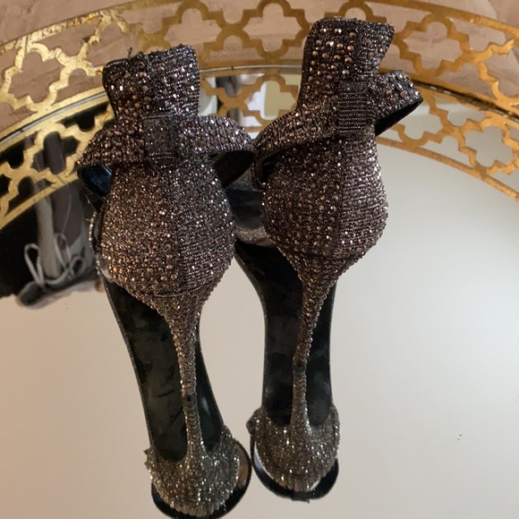 Steve Madden bedazzled heels. Great for the holidays. - Picture 3 of 5